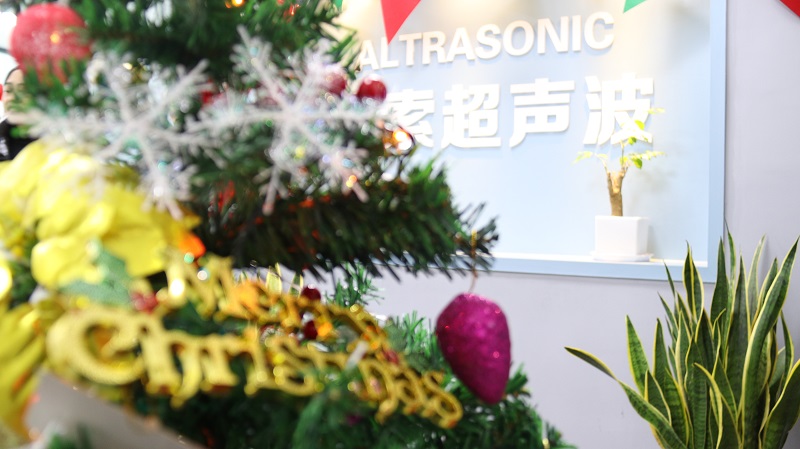 Il team di Ultrasonic vi augura Buon Natale e Felice Anno Nuovo 2022!